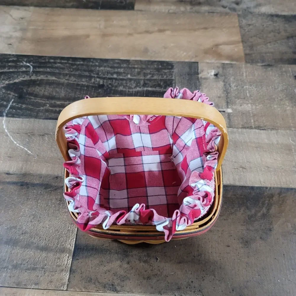 Longaberger 2001 All American Strawberry Basket with Liner & Protector